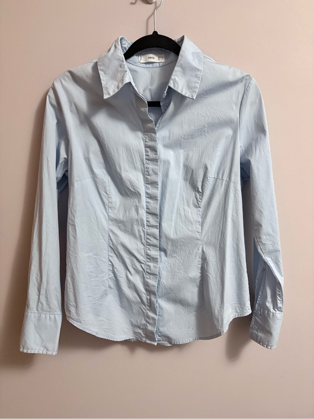 ✨3 FOR $20✨ Mango Slim Blouse